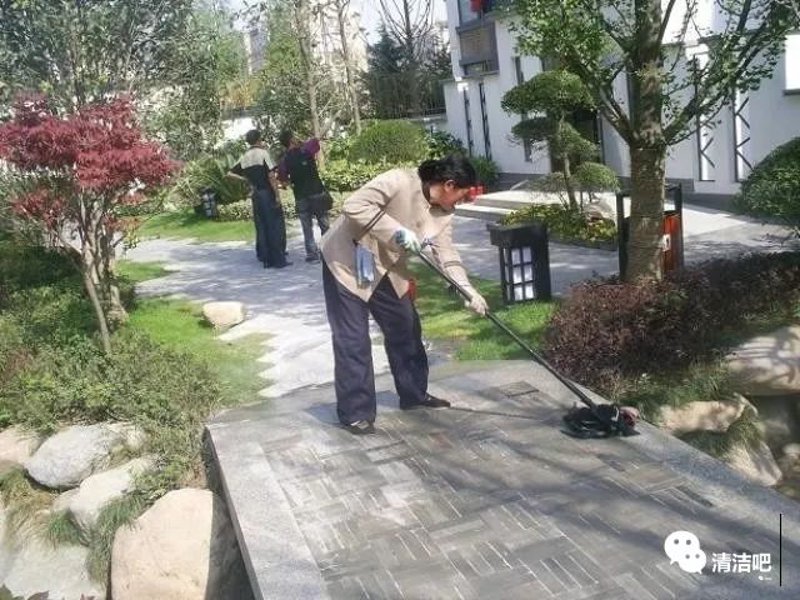 商场保洁项目：打造明亮洁净的购物天堂